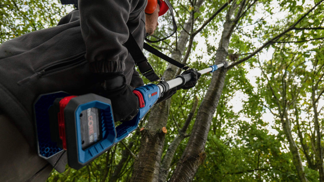 Akumulatorska lančana testera sa teleskopskom drškom Bosch GKE 18V-25 TP Solo (06008D6000) Aku lančana testera BOSCH Madras doo Beograd