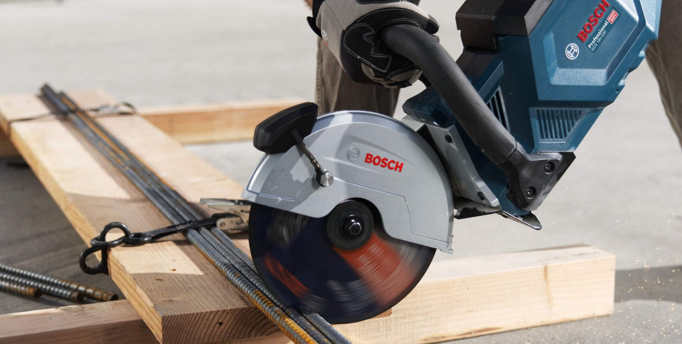 Akumulatorska rezna testera za sečenje betona i metala Bosch GCS 18V-230 Professional (06013B0000) Aku testera za metal BOSCH Madras doo Beograd