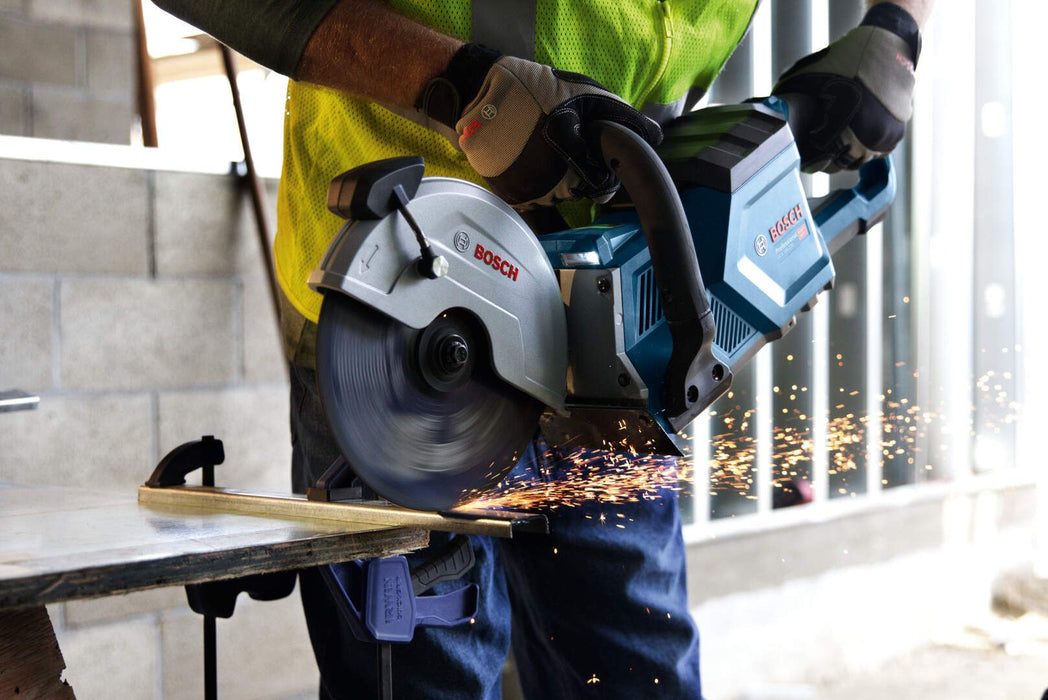 Akumulatorska rezna testera za sečenje betona i metala Bosch GCS 18V-230 Professional (06013B0000) Aku testera za metal BOSCH Madras doo Beograd