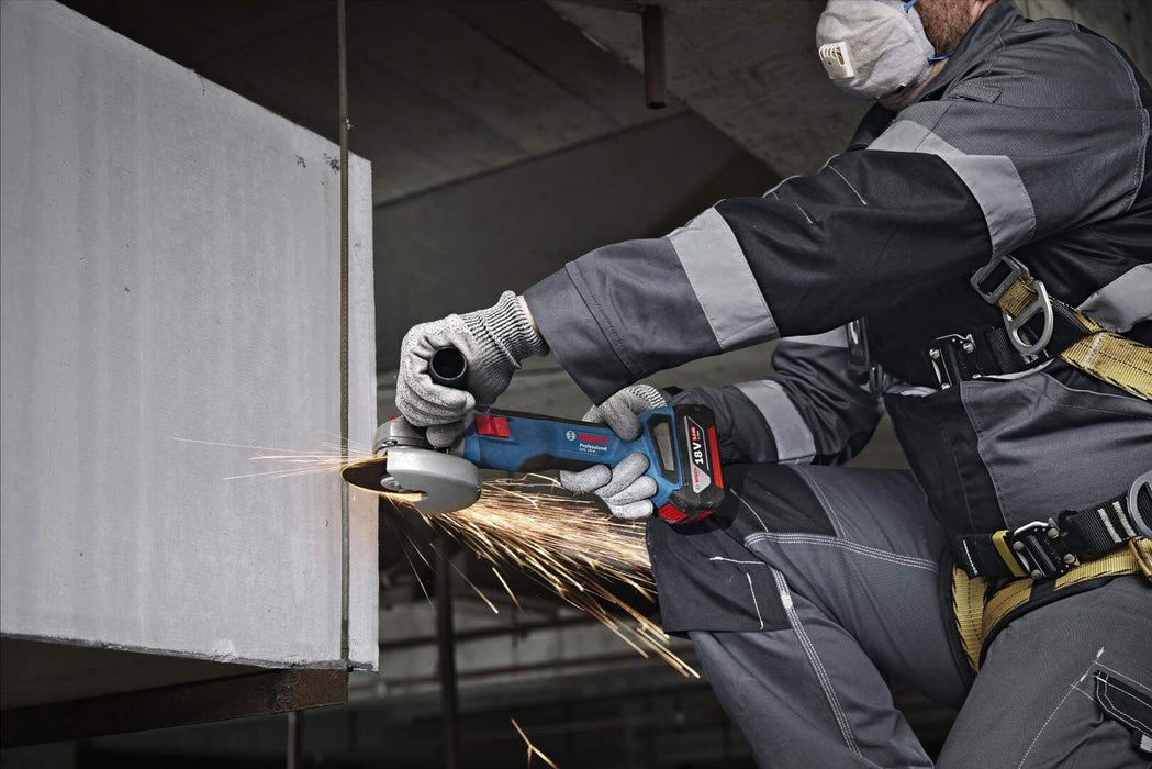 Akumulatorska ugaona brusilica Bosch GWS 18V-8 125mm 2x4.0Ah sa punjačem u koferu (06019N9020) Aku ugaona brusilica BOSCH Madras doo Beograd