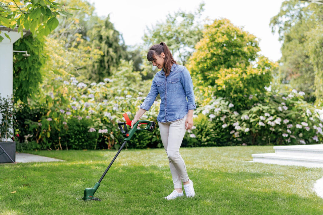 Akumulatorski trimer za travu Bosch EasyGrassCut 18V-26 Solo; bez baterije i punjača (06008C1C04) Aku trimer za travu BOSCH BOSCH-06008C1C04 Madras doo Beograd