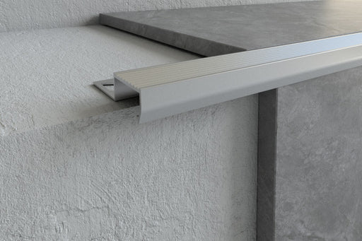 Al-lajsna za stepenište mat. 3m (SL2-10) Profili i završne lajsne Profil M Madras doo Beograd