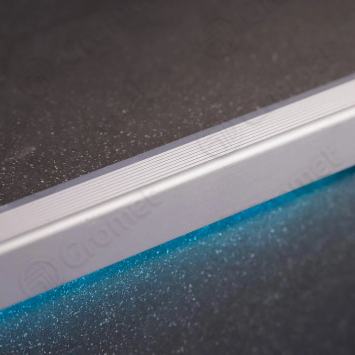 Aluminijumski LED profil za stepenice nadgradni 10mm, 2,7m Lajsne Gromet Madras doo Beograd