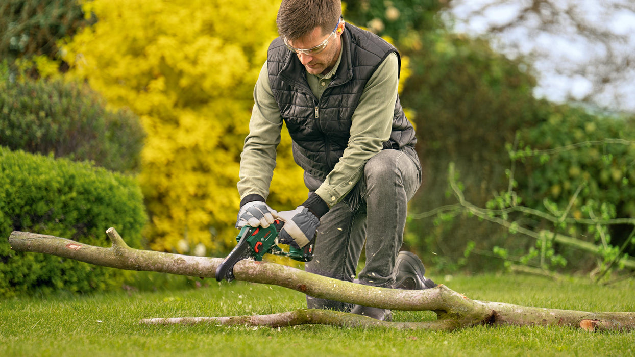 BOSCH EasyChain 18V-15-7 - Lančana testera Pruner Saw (06008B8901) Madras doo Beograd Madras doo Beograd