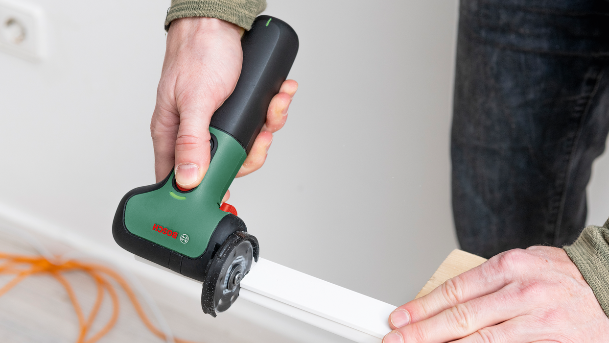 BOSCH EasyCut&Grind - Akku-ugaona brusilica YOUCut & Grind (06039D2000) Madras doo Beograd Madras doo Beograd