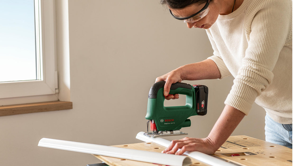 BOSCH EasySaw 18V-70 - Akku-ubodna testera EasySaw 18 set (0603012002) Madras doo Beograd Madras doo Beograd
