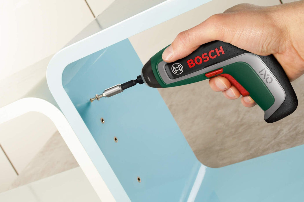 Bosch IXO 7 akumulatorski odvrtač + 10-delni set bitova (06039E0020) Aku odvrtač BOSCH BOSCH-06039e0020 Madras doo Beograd