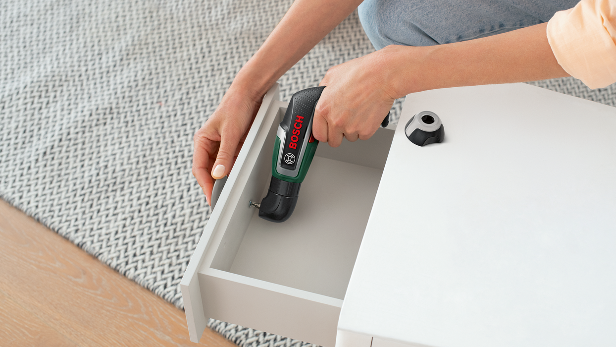 BOSCH IXO 7 set bitova - Akku-uvrtač IXO 7 + 32 pcs Bit Set (06039E000B) Madras doo Beograd Madras doo Beograd