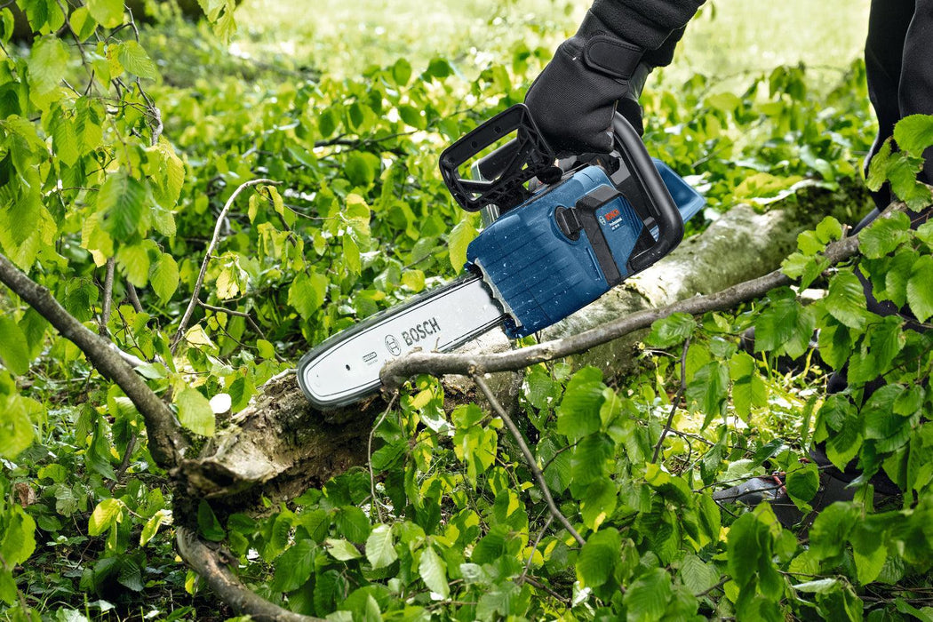 BOSCH Lančana testera GKE 18V-40 (bosch-06008D3040) Aku lančana testera BOSCH Madras doo Beograd
