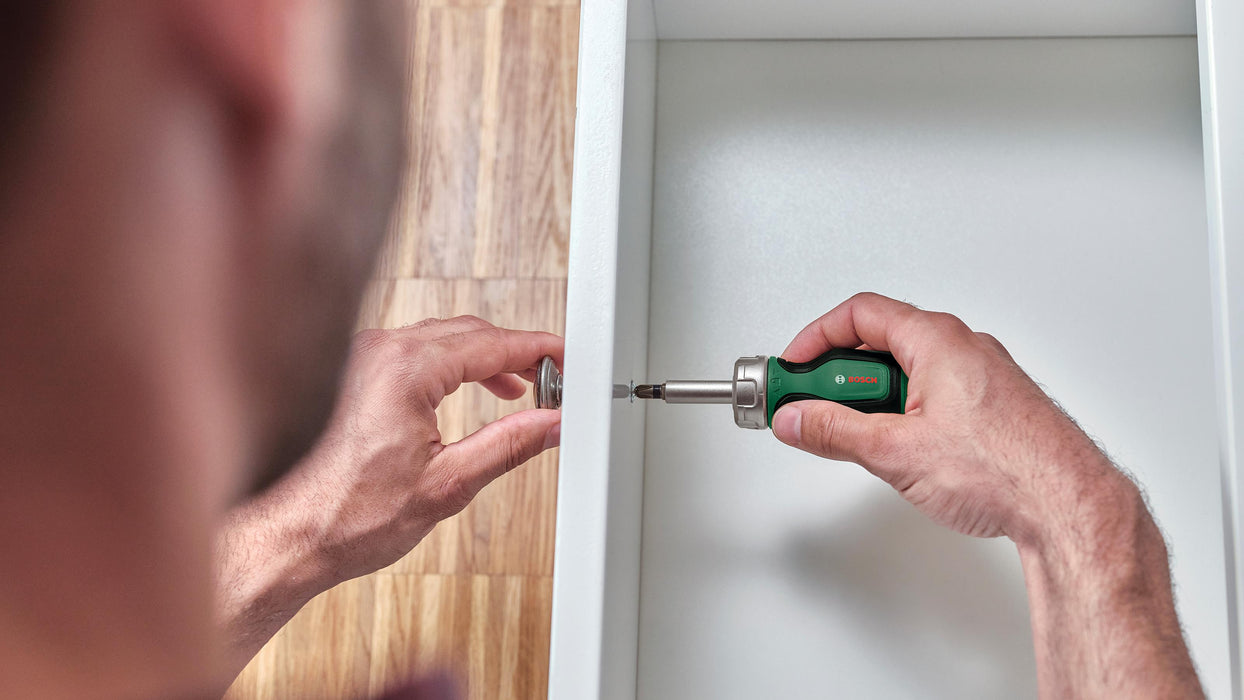 BOSCH Odvrtač za ispupčene zupčanike sa 6 bitova (skladište 2) - Odvrtač Stubby Bit Ratchet Screwdriver + (1600A032UZ) Madras doo Beograd Madras doo Beograd
