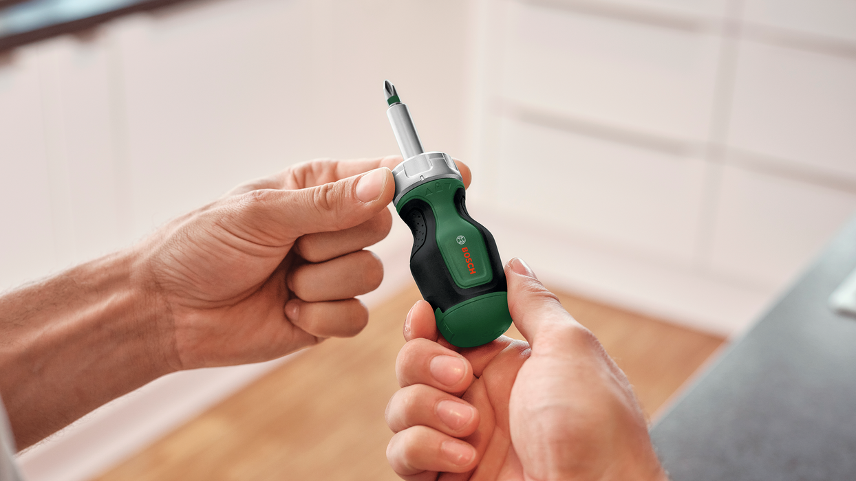 BOSCH Odvrtač za ispupčene zupčanike sa 6 bitova (skladište 2) - Odvrtač Stubby Bit Ratchet Screwdriver + (1600A032UZ) Madras doo Beograd Madras doo Beograd