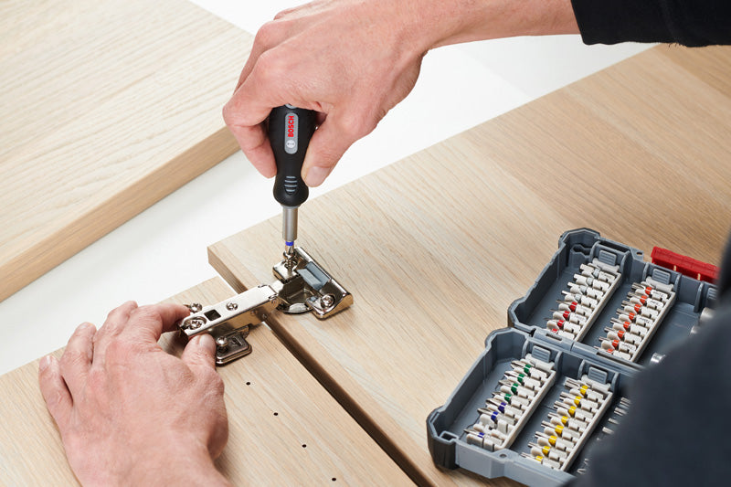 BOSCH Prilagodljivi komplet nastavaka za odvrtače, 45 delova – verzija za prikazivanje - 45-delni set pril. bitova odvijača disp. (2607017693) Power Tools BOSCH Madras doo Beograd