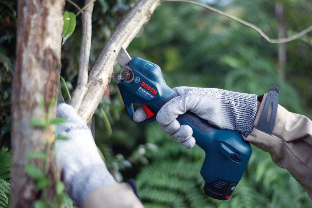 Bosch Pro Pruner 12V Akumulatorske makaze za orezivanje grana 2x3.0Ah (06019K1021) Aku makaze za orezivanje BOSCH Madras doo Beograd