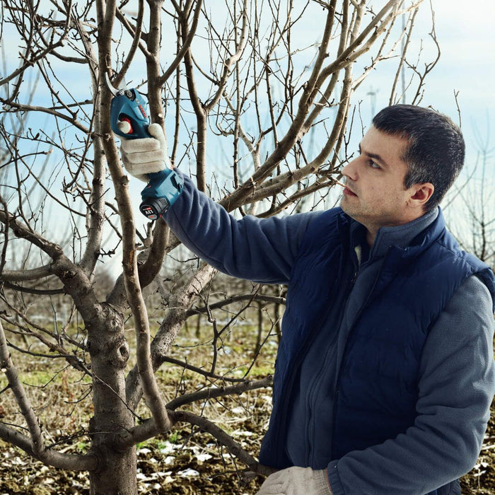 Bosch Pro Pruner 12V Akumulatorske makaze za orezivanje grana 2x3.0Ah (06019K1021) Aku makaze za orezivanje BOSCH Madras doo Beograd