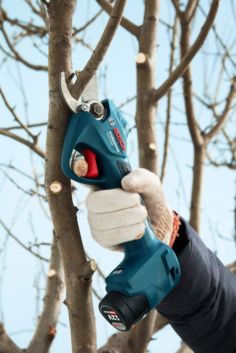 Bosch Pro Pruner 12V Akumulatorske makaze za orezivanje grana 2x3.0Ah (06019K1021) Aku makaze za orezivanje BOSCH Madras doo Beograd