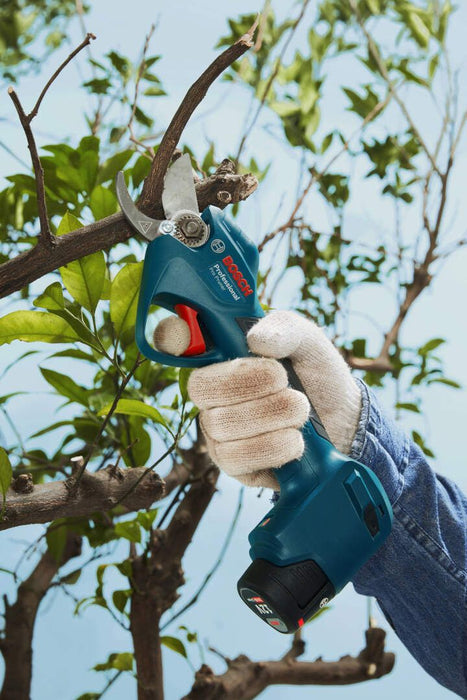 Bosch Pro Pruner 12V Akumulatorske makaze za orezivanje grana 2x3.0Ah (06019K1021) Aku makaze za orezivanje BOSCH Madras doo Beograd