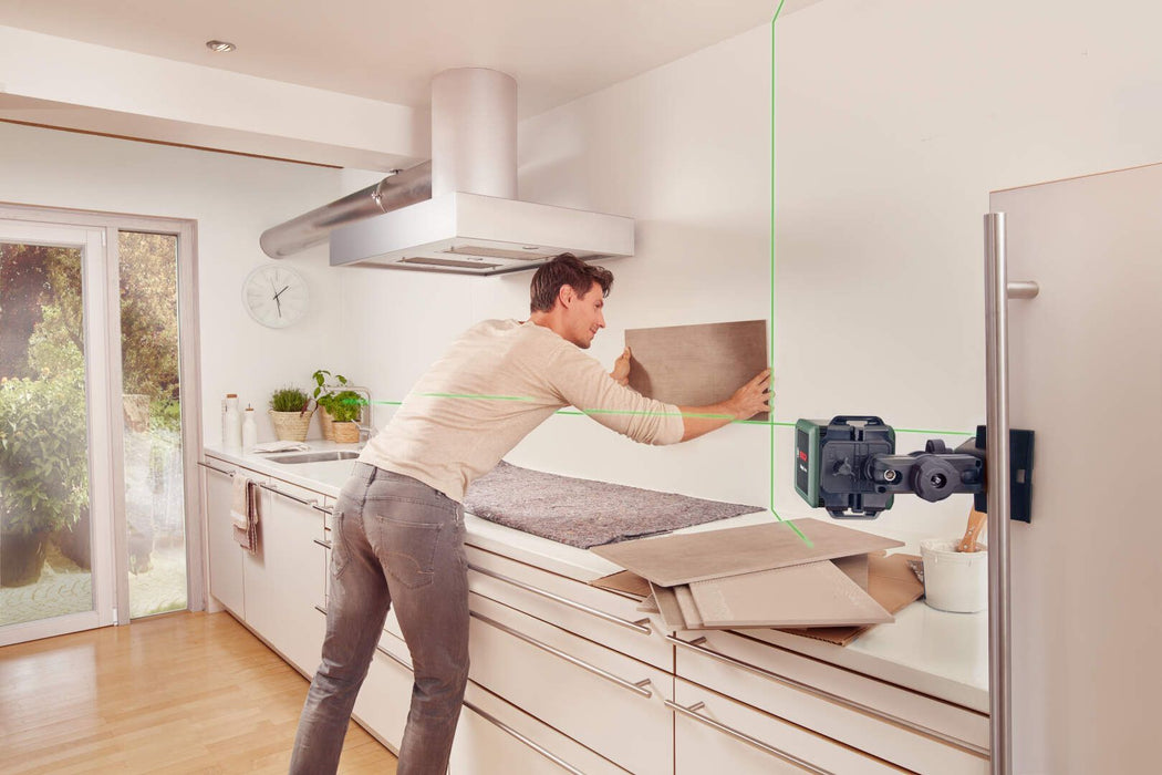 Bosch Quigo Green linijski laser za ukrštene linije sa zelenim zrakom (0603663C02) Linijski laser 360° BOSCH Madras doo Beograd