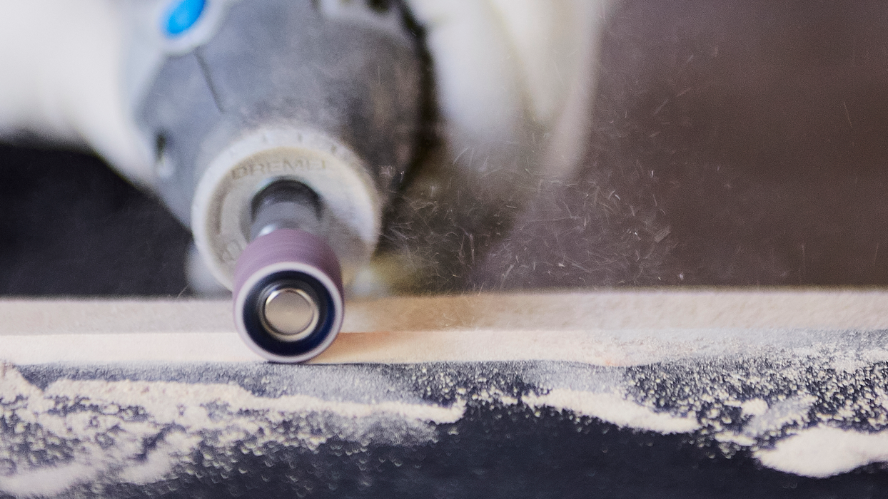BOSCH Sanding Band 13 mm 60 grit (408) - Traka za brušušenje od13mm,krup.60 (2615040832) Madras doo Beograd Madras doo Beograd