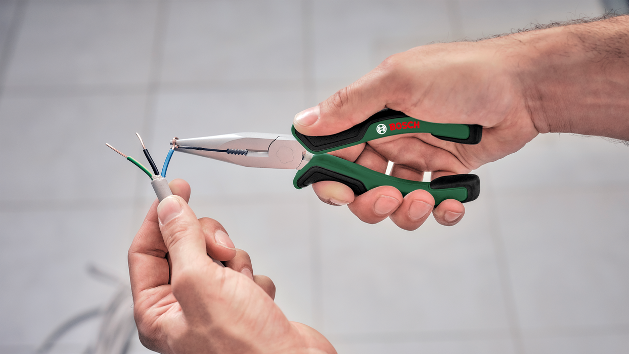 BOSCH Špicangle od 180 mm - Zaravnjena klešta Long-nose Pliers 180mm (1600A032VC) Madras doo Beograd Madras doo Beograd