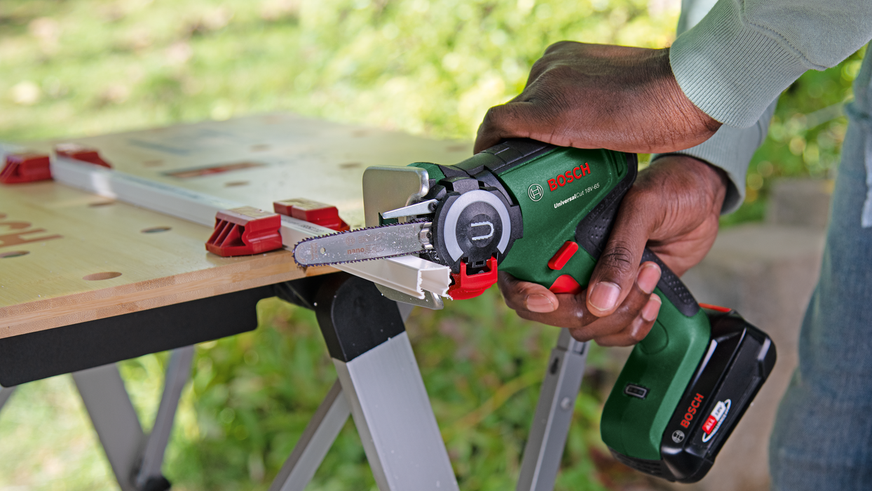 BOSCH UniversalCut 18V-65 - Akku-sablja testera UniCut 18V-65 (06033D5202) Madras doo Beograd Madras doo Beograd