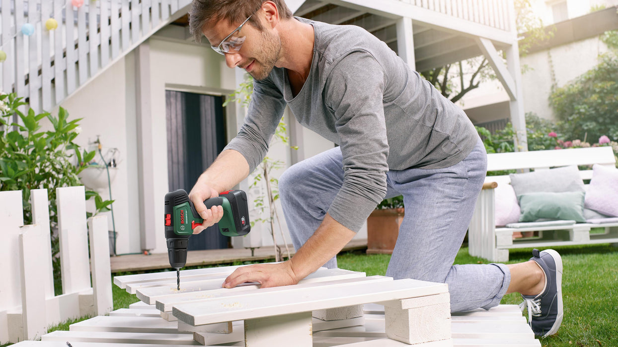 BOSCH UniversalDrill 18V - Akku-bušilica i uvrtanjač Universaldrill (06039D4005) Madras doo Beograd Madras doo Beograd