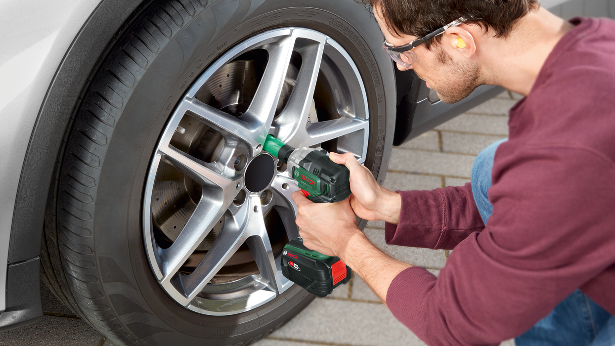 BOSCH UniversalImpactDrive 18V-350 - Uvrtač sa udarcima UniversalImpactDrive (0603980304) Madras doo Beograd Madras doo Beograd