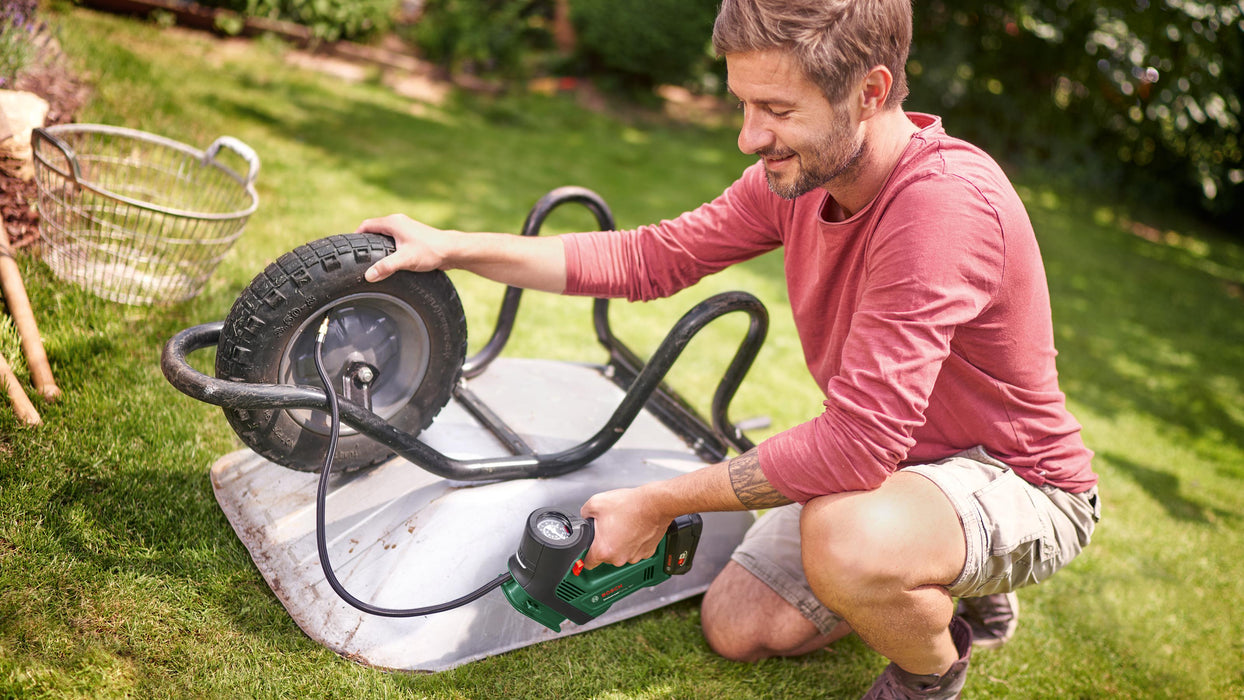 BOSCH Vazdušna pumpa UniversalPump 18V (0603947101) Madras doo Beograd Madras doo Beograd