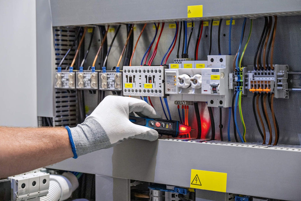 Detektor napona - tester Bosch GVD 1000-17 Professional (0601077000) Detektor napona BOSCH Madras doo Beograd
