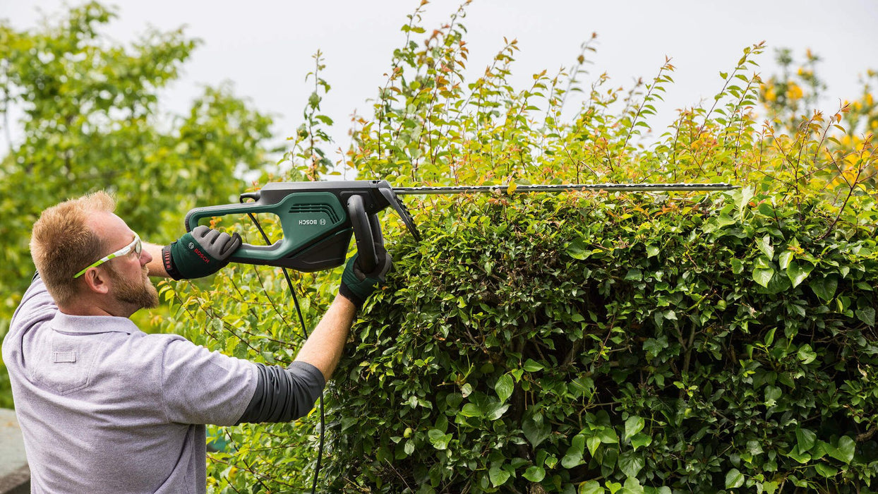 Makaze za živu ogradu Bosch AdvancedHedgecut 65; 500W; 650mm (06008C0800) Makaze za živu ogradu BOSCH BOSCH-06008C0800 Madras doo Beograd