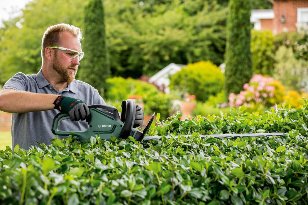 Makaze za živu ogradu Bosch UniversalHedgecut 50; 480W; 500mm (06008C0500) Makaze za živu ogradu BOSCH BOSCH-06008C0500 Madras doo Beograd