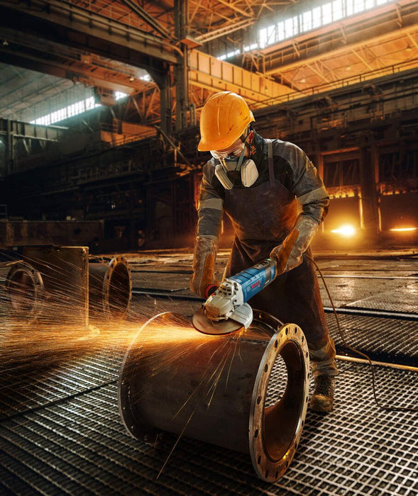 Ugaona brusilica velika Bosch GWS 30-180 B; 2.800W; 180mm (06018G0000) Velika ugaona brusilica BOSCH Madras doo Beograd