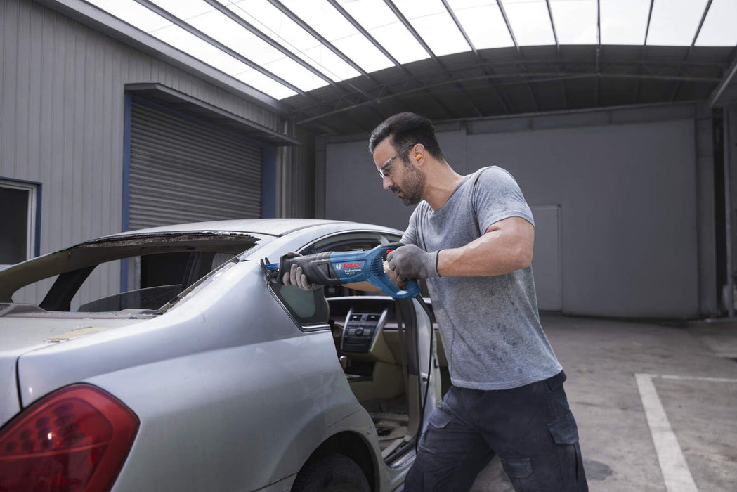 Univerzalna testera-recipro Bosch GSA 12-30 u koferu (06016C7000) Univerzalna - recipro testera BOSCH Madras doo Beograd